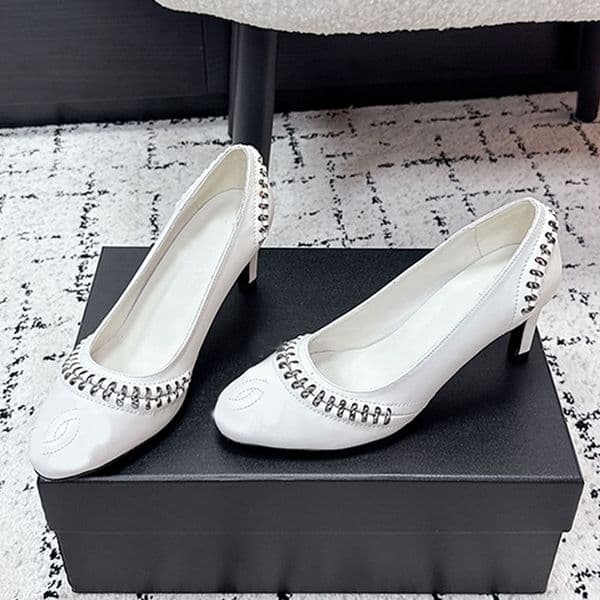 Designer Sandals Women White Womens High Heels Diamond Chain Designer Lady Single Shoes Top Grade Lamb Leather Upper With Metal Design Genuine Leather outsole