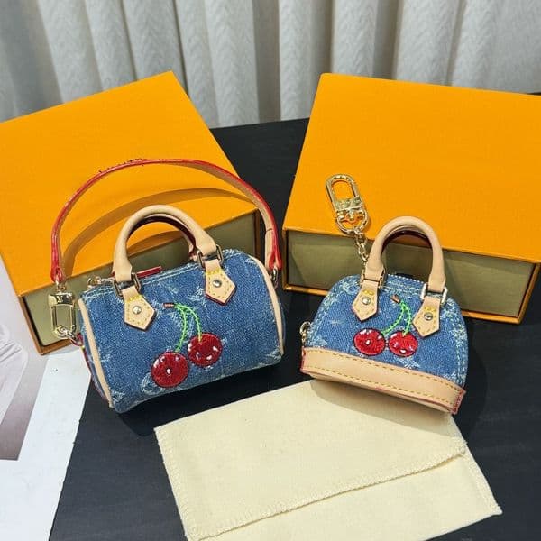 Keychain bag Charm Designer Keyring Key Chain Leather Keychains Coin Purse Mini Bag Pendant for Men Women Gift