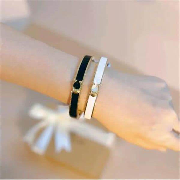 Bangle Classic Black And White Drip Enamel Couple Bracelet Fashionable Letter Designs Bracelets Birthday Valentine's Day Gift