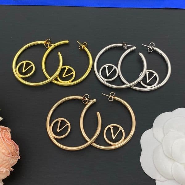 New 18K Gold Stud Earrings Women's Fashion Circular Hoop Earrings Designer Luxury European and American Style Earrings Fashion Jewelry Gifts Party Jewelry
