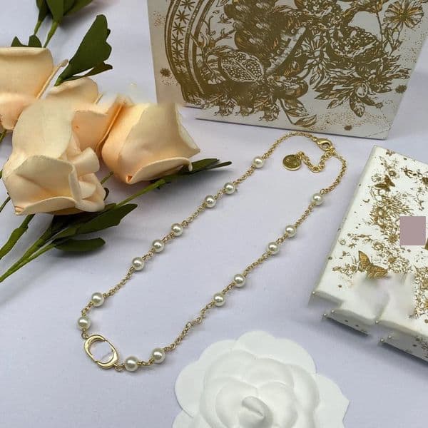 Ladies' Designer Necklace - Luxurious with Embossed Letters, Pig Nose Pearl Necklace - Fashionable Lockbone Chain for Women
