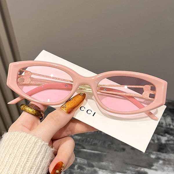 High Quality Blush Pink Oval Sunglasses for Women Cute Style UV Protection for Beach Holiday Outfits