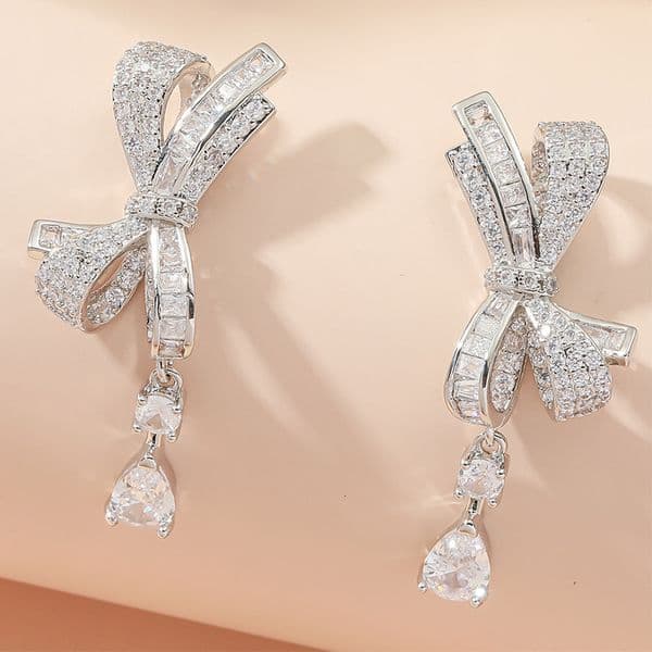 Full Diamond Bowknot Fashionable Women's Accessories Water Drop 925 Silver Ladies' Festival Earrings Fashion Design Light Luxury New Ins Trendy Elegant Earrings