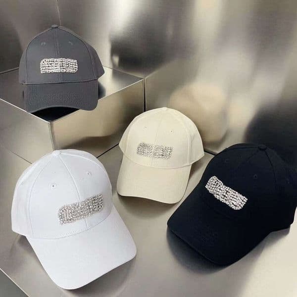 2026 new trendy fashion multi-purpose sun-protective baseball cap with UV protection, stylish letter design, in the style of Instagram, fashionable baseball cap