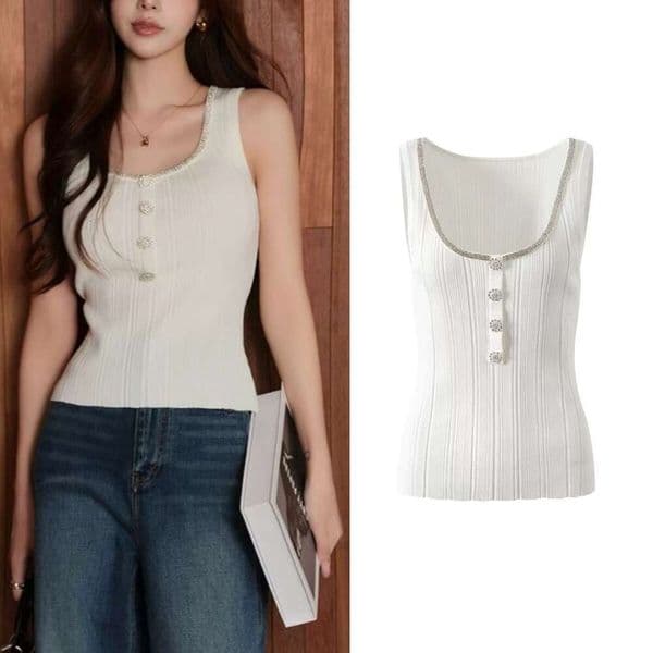 2026 Spring New Fashionable and Elegant D19 rhinestone Decoration Paired with Tank Top Women's D19 Big U Neck Slim CC Knitted Sweater