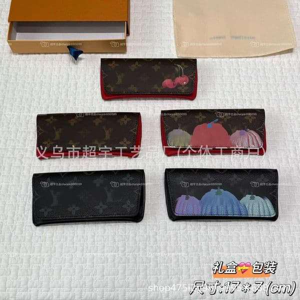 New reading glasses storage case, portable travel scratch-resistant leather material sunglasses case with painted pattern gift box packaging