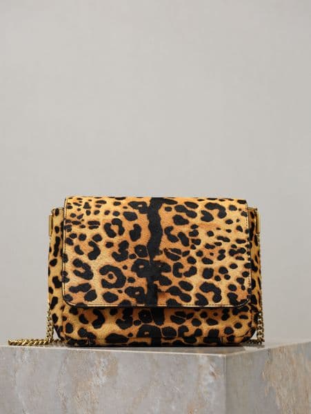 New chain bag, timeless classic, leopard print, gold buckle, fashionable, luxurious, high-quality, can be used as shoulder or handheld, switch freely