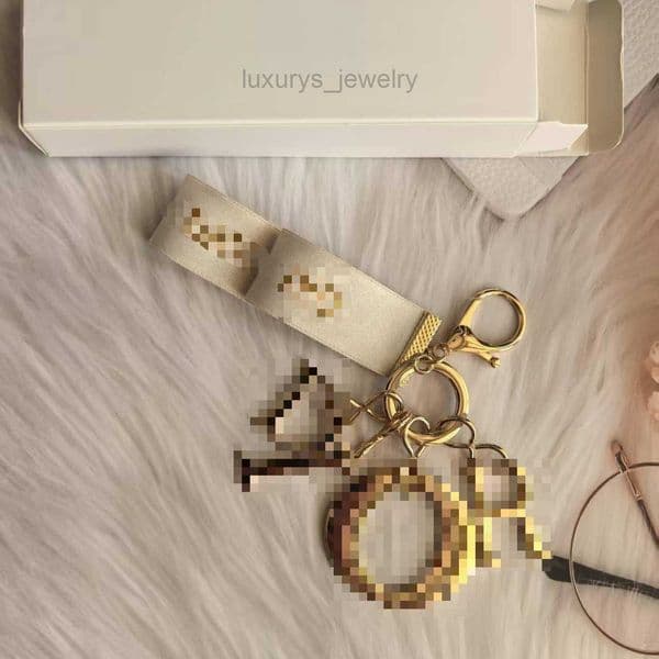 Phone Chain Bag Pendant Designer DIY Keychain Classic Gold Metal Four-letter Keychain Bag Charm