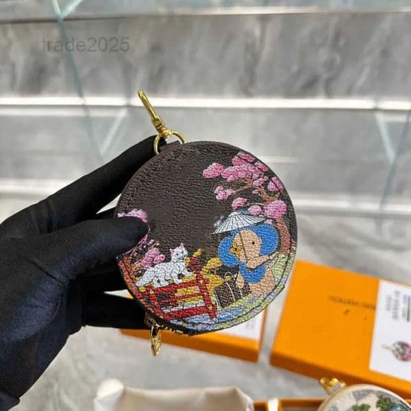 Luxury Brand Sunflower Round Coin Purses Keychains Letter Printing Unisex Mini Clutch Bags Classic Famous Designer Zipper Ladies Wallet Keychain Charms Pendants