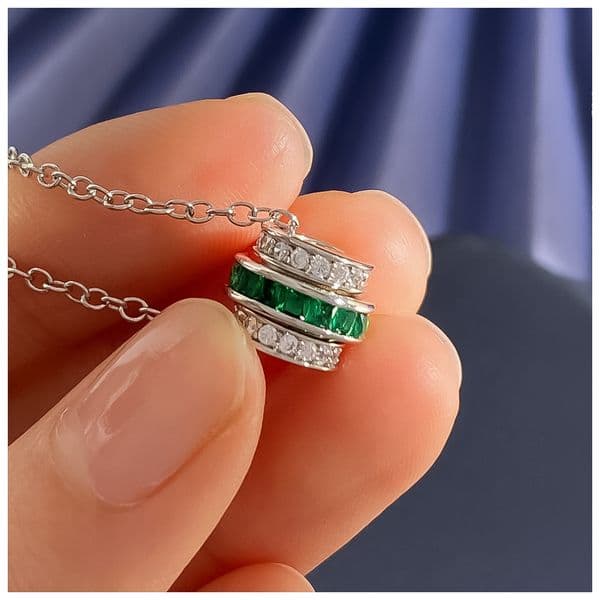 Designer Necklace for Women Full Pave Emerald Square Diamond Waist Tube Necklaces Luxury Jewlery Designer for Women Elegant Timeless Gift Statement Premium