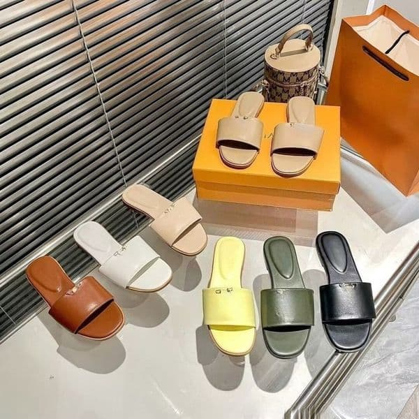 Vuittun Designer Shoes Women's Metal Logo Luxury Slide Sandals, Open Toe Slip-On Flat Slippers, Summer Casual Beach Flat Shoes Girlfriend Daughter Gift Plus Size 35-42
