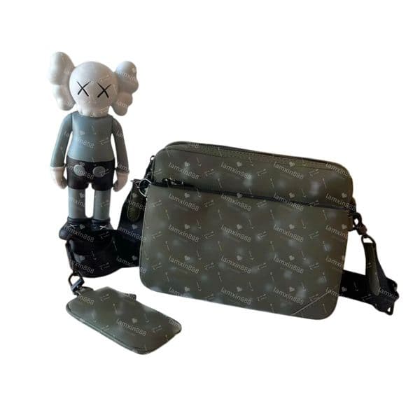 Versatile Jacquard Fabric Shouldered Leather Messenger Pack - Includes Spacious Main Compartment