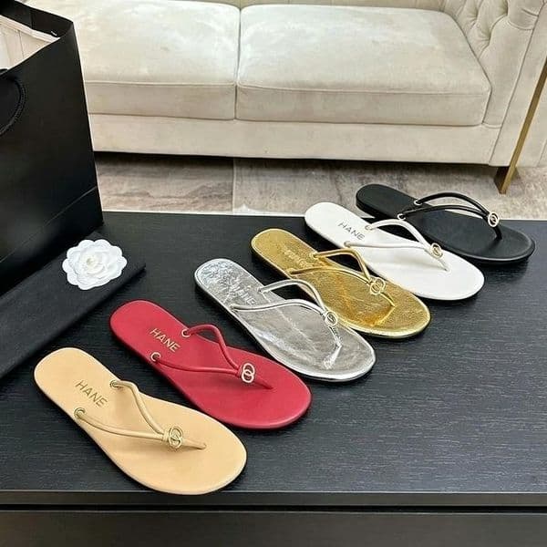 CC Luxury Camellia Designer Shoes Women's Flip Flops, Metallic Logo Flat Thong Sandals, Summer Beach Slippers Gift Plus Size 35-42