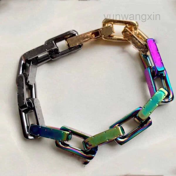 Fashion Designer Chain Women And Mens Love Alloy Buckle Charm Bracelet With Box Packing Eda