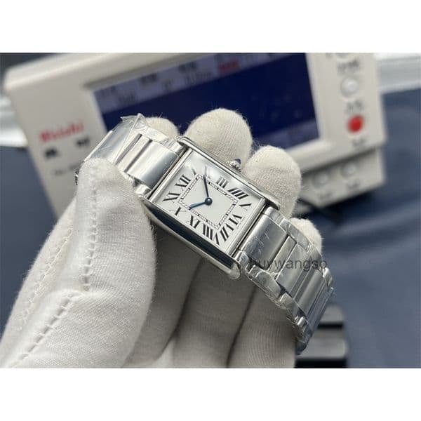 Top quality tanks watch womens mens watch designer watch super clone watches swiss quartz movement sapphire glass leather strap 22mm 25.5mm with box D8UX