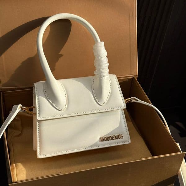Q designer bag handbag Le Chiquito crossbody bag shoulder bag luxury purse bag Magnetic buckle flip cover detachable messenger vintage shoulder strap High quality