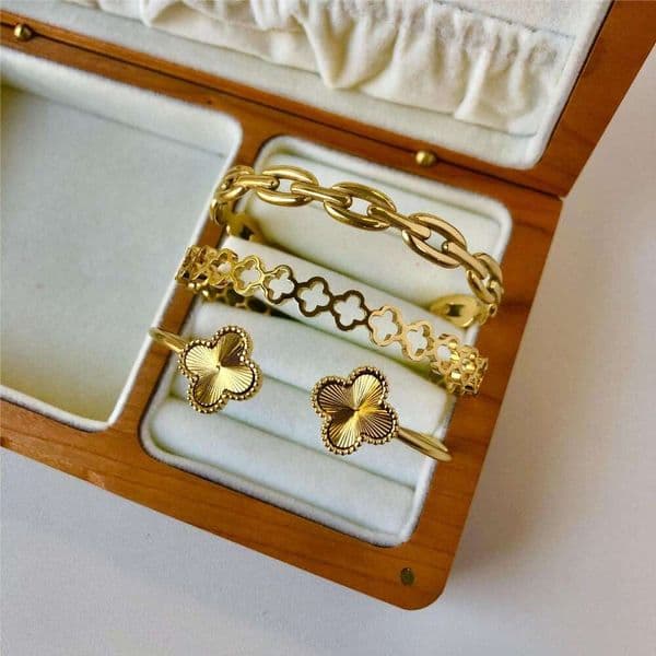 Designer jewelry bracelet Stainless Steel gold Open Adjustable Hollow Four-Leaf Clover Laser Flower Bracelet Bestseller vintage jewelry