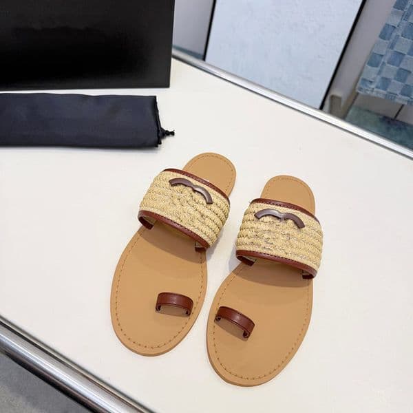 Crackled Laminated Calfskin Mules Designer Style Classic CC Sandals Womens Summer Outdoor Slides Ladie Premium Open Toe sandal Leather Outsole35-43