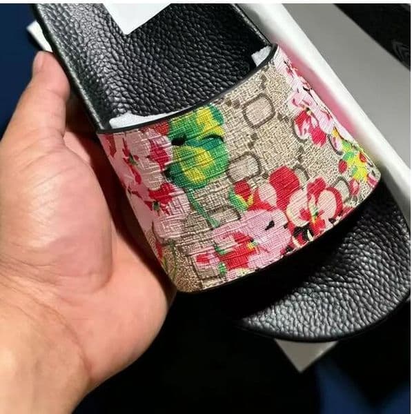 high quality Designers Sandals for men women Classic Floral Brocade slides flats leather rubber Platform Flip Flops Gear Bottoms Beach Shoes Loafers size 36-48 G25