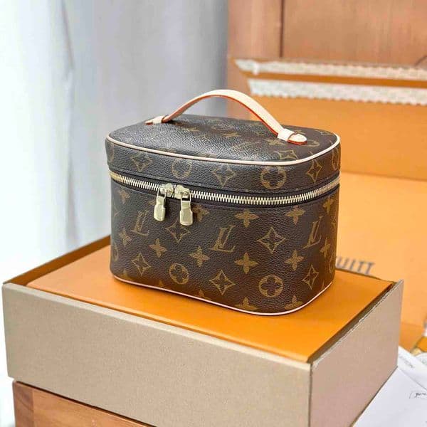 Top quality designer bag makeup bag shoulder bag luxury makeup bag classic ladies' banquet bag multifunctional small square bag designer chain wallet 001