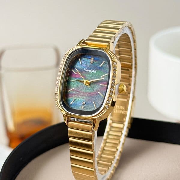 Great quality diamonds women Designer WristWatches life waterproof beautiful lady fashion casual Luxury Dial 28mm quartz Watchs no423