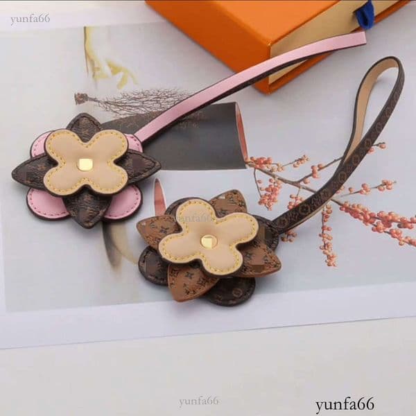 Brand Keychain Vintage Leather Strap Car Key Ring Lujia Decorative Accessories Vintage Key Pendant