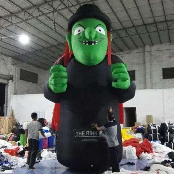 Outdoor Inflateable Witch Aeration - Customizable 5 Meters Tall for Parties & Celebrations