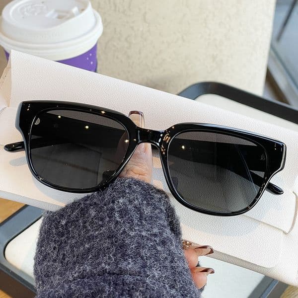 20 For Men And Women, Square Frame, Versatile TR Polarized Lenses, UV Protection, Fashionable Classic Sunglasses