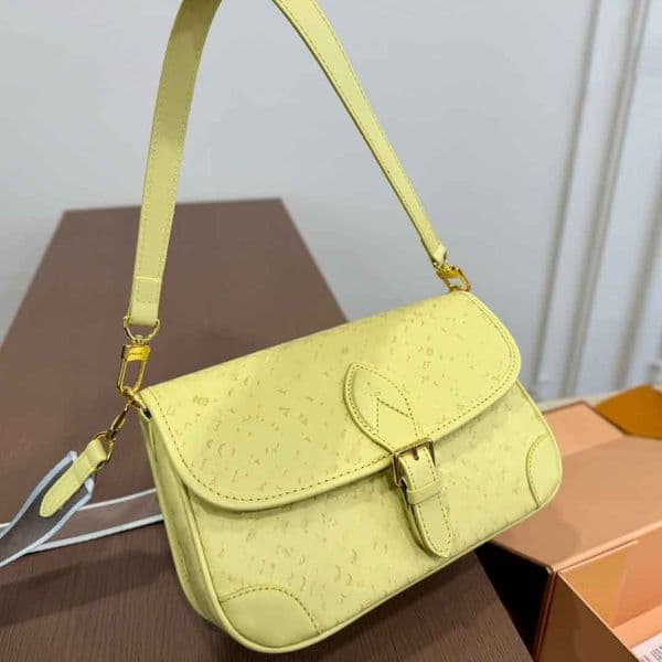 26SS Womens Luxurys Designer New Baguette Bags Classic Monogram Flwoer Handbag Shouder Crossbody Bag Charm Ladies Fashion Handbags Commute Bag Pouch Purse 25cm