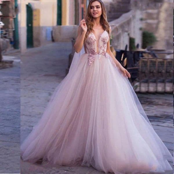 Boho Light Lilac Wedding Dress A Line Flowers Lace Appliqued Beach Bride Dresses Sexy Backless Puff Ribbons Tulle Wedding Gowns Long Train Floor Length Vestidos