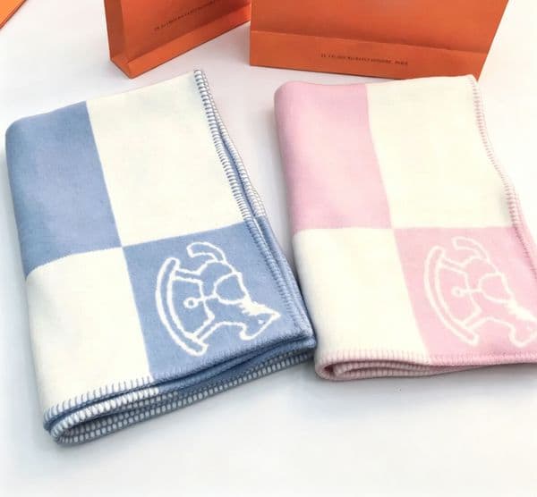 Stylish Toddler Warm Blanket 140100cm Top Design Letter Pony Wool Cashmere Blanket Soft Decor Knitted Blanket Daily Necessities For 3-6 Years Old Kids