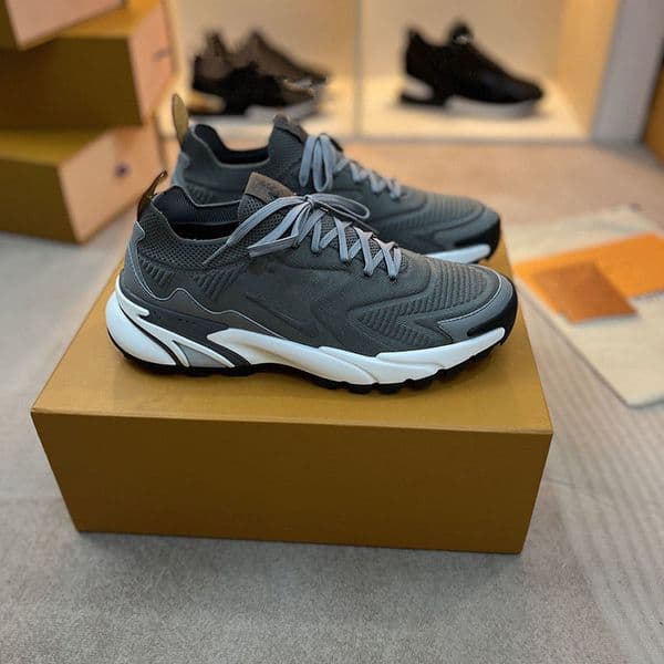 Luxury Designer Men Runner Tatic Sneakers Mesh Breathable Leather Technical Knit Runner Sports Thick Rubber Sole Casual Walking tre0002