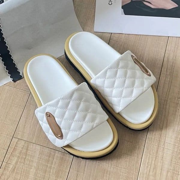 Designer Sandals Women Slides Sandals Same Style Black Quilted Flat Slippers Women Metal One-Band Sandals Flat summer slippers for outdoor Wear Casual Outdoor Beach