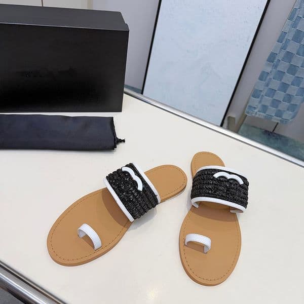 Crackled Laminated Calfskin Mules Designer Style Classic CC Sandals Womens Summer Outdoor Slides Ladie Premium Open Toe sandal Leather Outsole