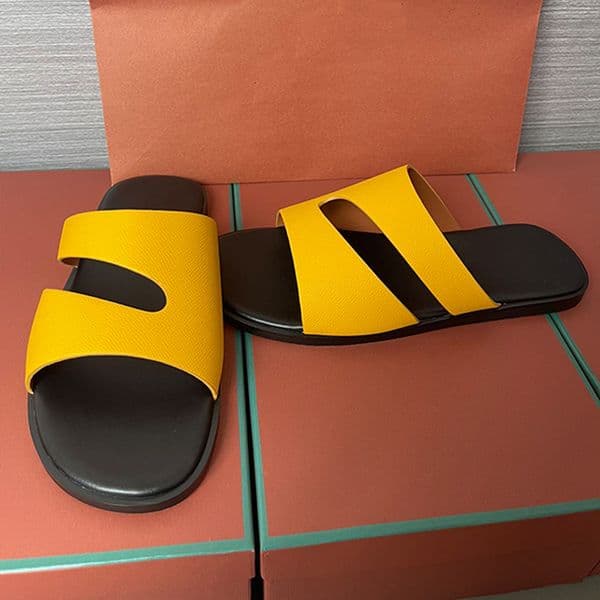 Designer Men Leather Cutout Slides 18 Colors Casual Flat Non Slip Open Toe Summer Sandals Beach Vacation Daily Wear 1115
