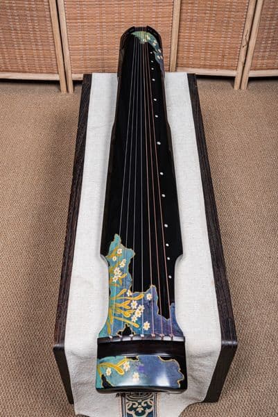 Guqin Zhongni zither Garden pattern old fir Professional performance Chinese string instruments
