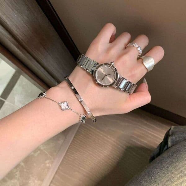High-quality new model "B brand" starry sky imitation disc circular diamond exquisite steel strap waterproof non-fading women's wristwatch