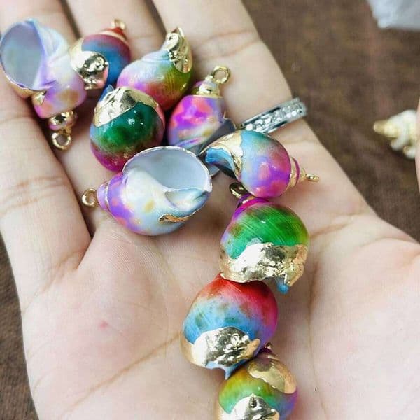 10pcs Dyed Natural Conch PendantGold-colored Wrap-around Charms for Jewelry Making Supplies DIY Necklace Earrings Accessories
