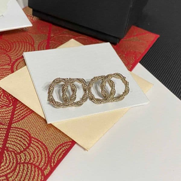 Fashion Copper Designer Earrings Letter Stud Geometric Earring for Women Elegance Wedding Party Jewelry Accessories
