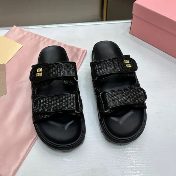 Designer Sandals Slippers Women Sandals Outdoor Casual Open-Toe Slippers Breathable Resistant Summer Slippers All black Perforated Slippers