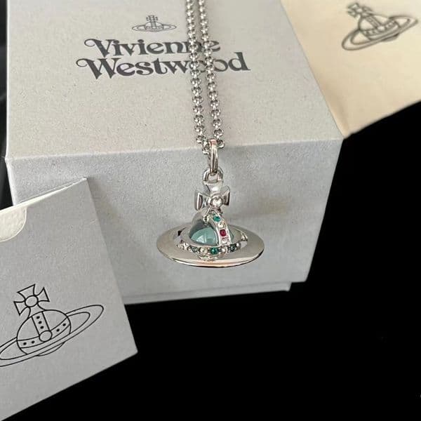 Designer Vivienes Viviannens Viviennelies Westwoodlies Same Style Queen Dowager Mint Green Planet Necklace Womens Pink Diamond Red Diamond Green Diamond