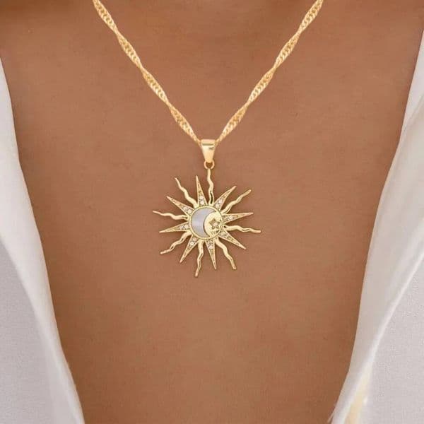 Comfortable Fashion Metal Sun Moon Pendant Necklaces for Women Gold Color Elegant Zircon Geometric Star Choker Necklace Vintage Jewelry
