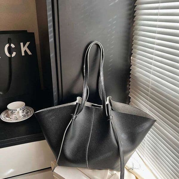 Retro Minimalist Tote Quilted Soft PU Leather Shoulder Bag Large Capacity Water Resistant Women Handbag for Commute Shopping