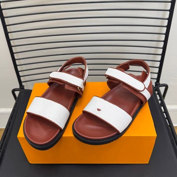Women Platform heels Sandals Designer Buckle Strap Outdoor Beach Shoes Black Brown Summer Slides Luxury Leisure Shoes 26ss Summer Lady Casual Shoes
