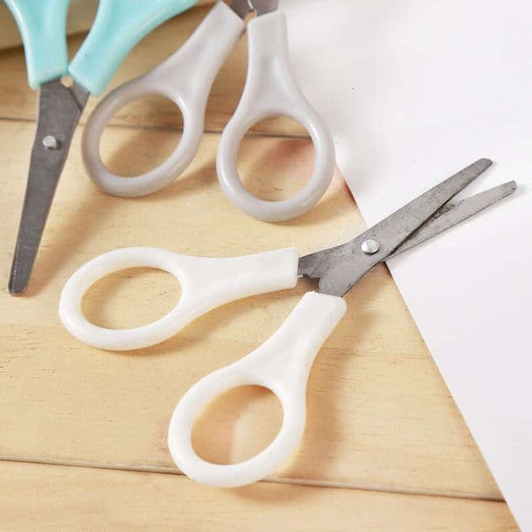 Mini portable child-safe round-tip for crafts, art class paper-cutting scissors, student scissors