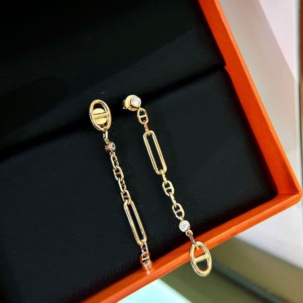 top Earrings women's Designer earrings for woman luxurious Stud earrings jewelry minimalist full diamond zircon earrings trendy and simple pig nose earrings H021