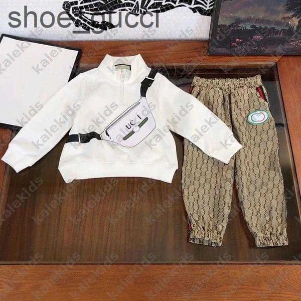 Kids Designer Clothes Boys Tracksuit Fleece Lined Hooded Sweatshirt Retro Letter Printed Sweatpants Crew Neck Pullover Top Loose Casual Two Piece Set DLD2512083