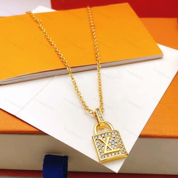2026 10A Classic lock Pendant Necklaces designer necklace Fashion Woman gold silver Chain Brand Designer Jewelry Mens Womens Accessories