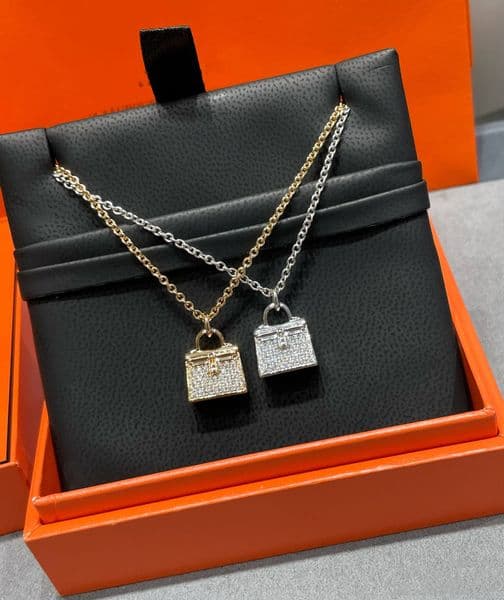 top Necklaces women's Designer necklaces for woman luxurious necklace Pendant jewelry classic pig nose drop-shaped gel H letter necklace High quality necklace H13