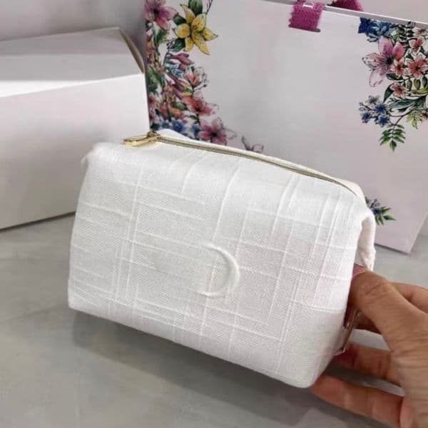 Designer luxury Women Travel Cosmetic Bag Waterproof leather Milk white Woman Makeup Bags Travel Portable Toiletry Storage Bag Organizer Box